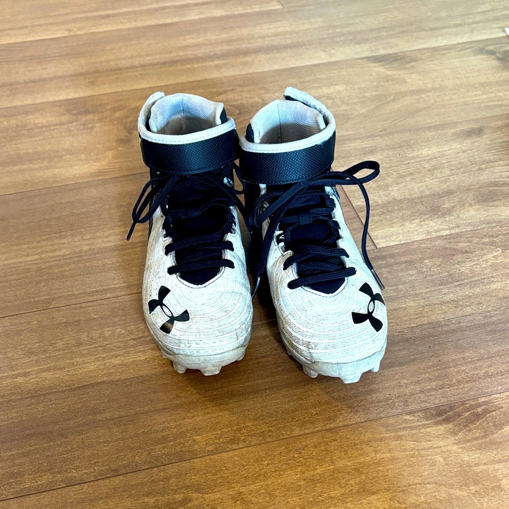 Under Armour, black and white, boys cleats